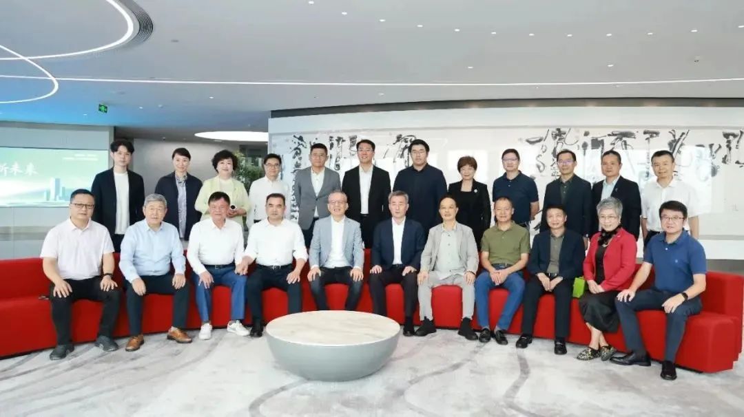 苍穹之上，25位深商大咖畅聊新未来